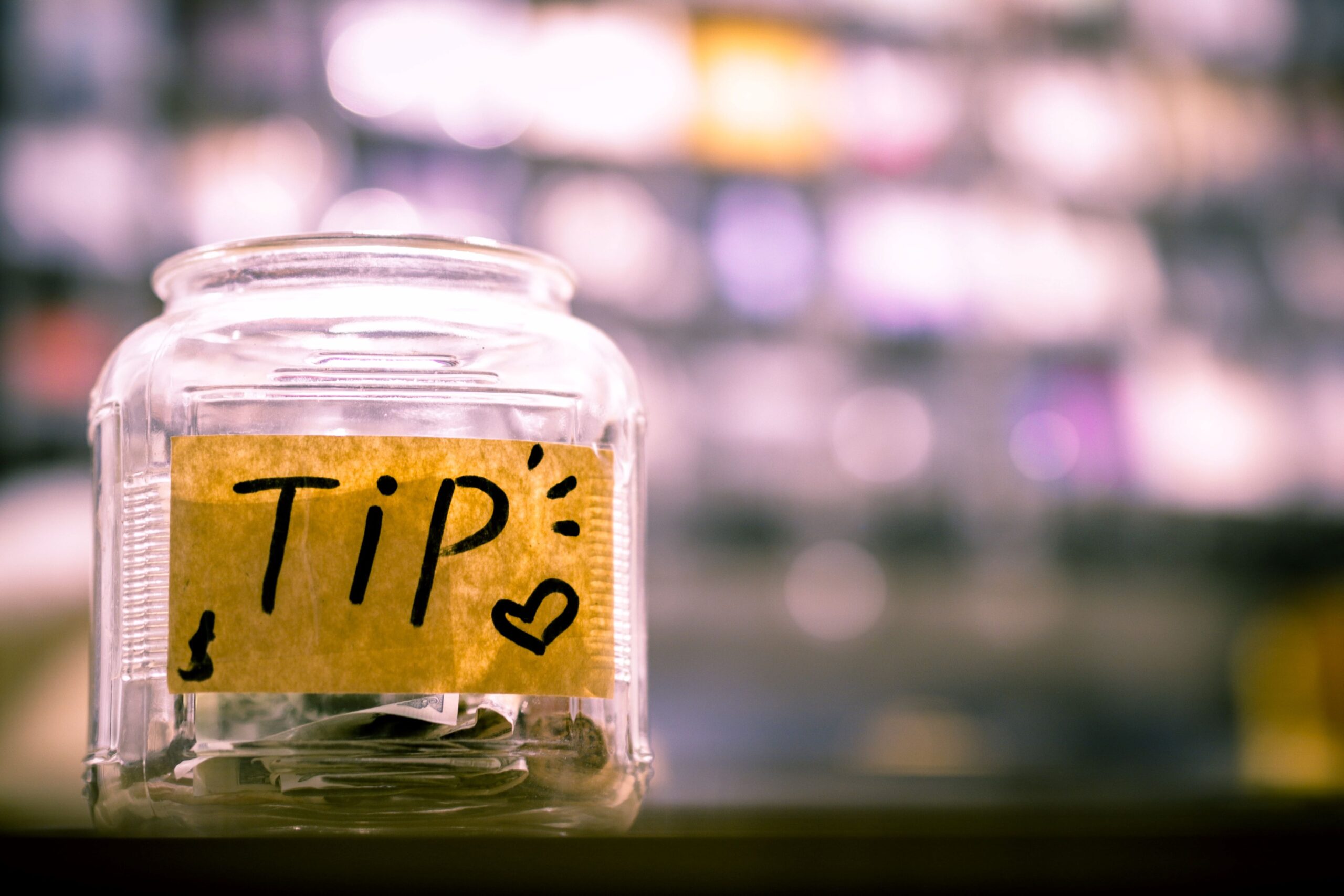 A Guide to Tipping in Canada